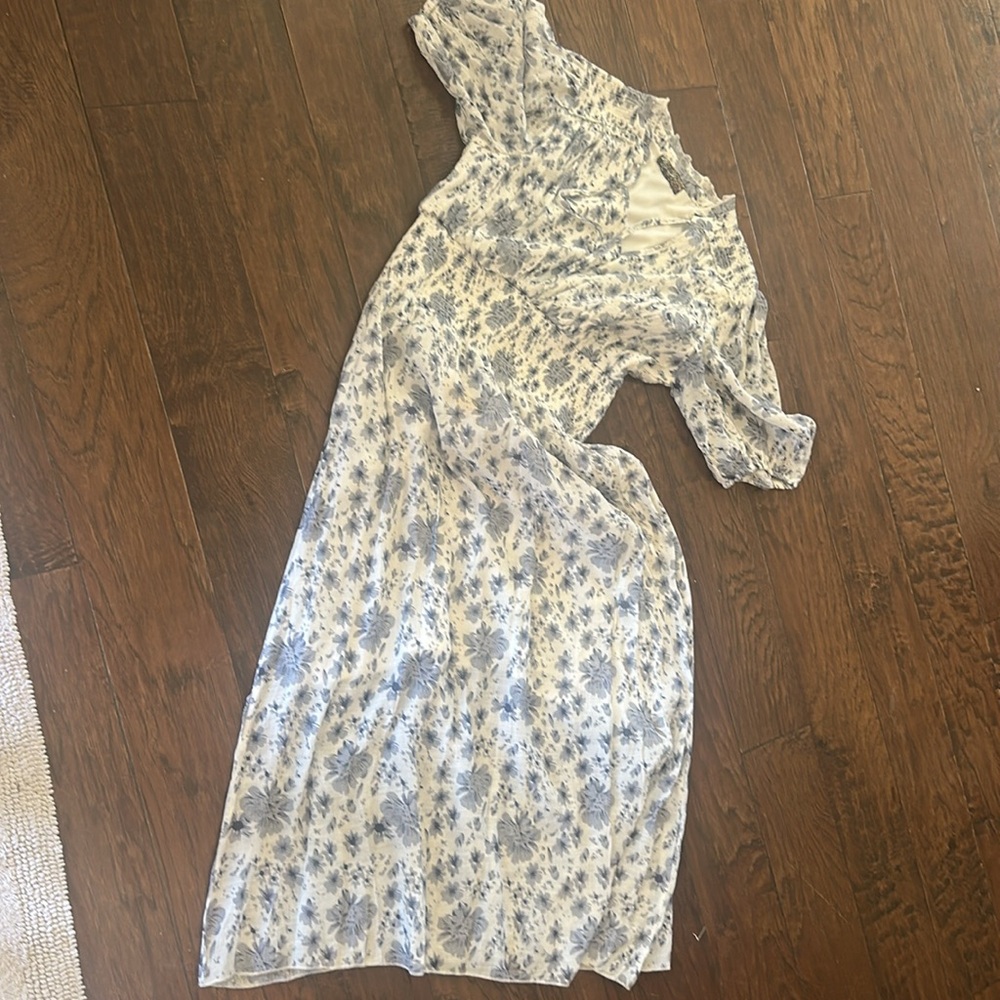 Dress - Picture 2 of 5